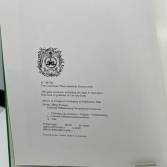 Vintage First Edition Colonial Williamsburg Decorates For Christmas - Picture 5 of 5